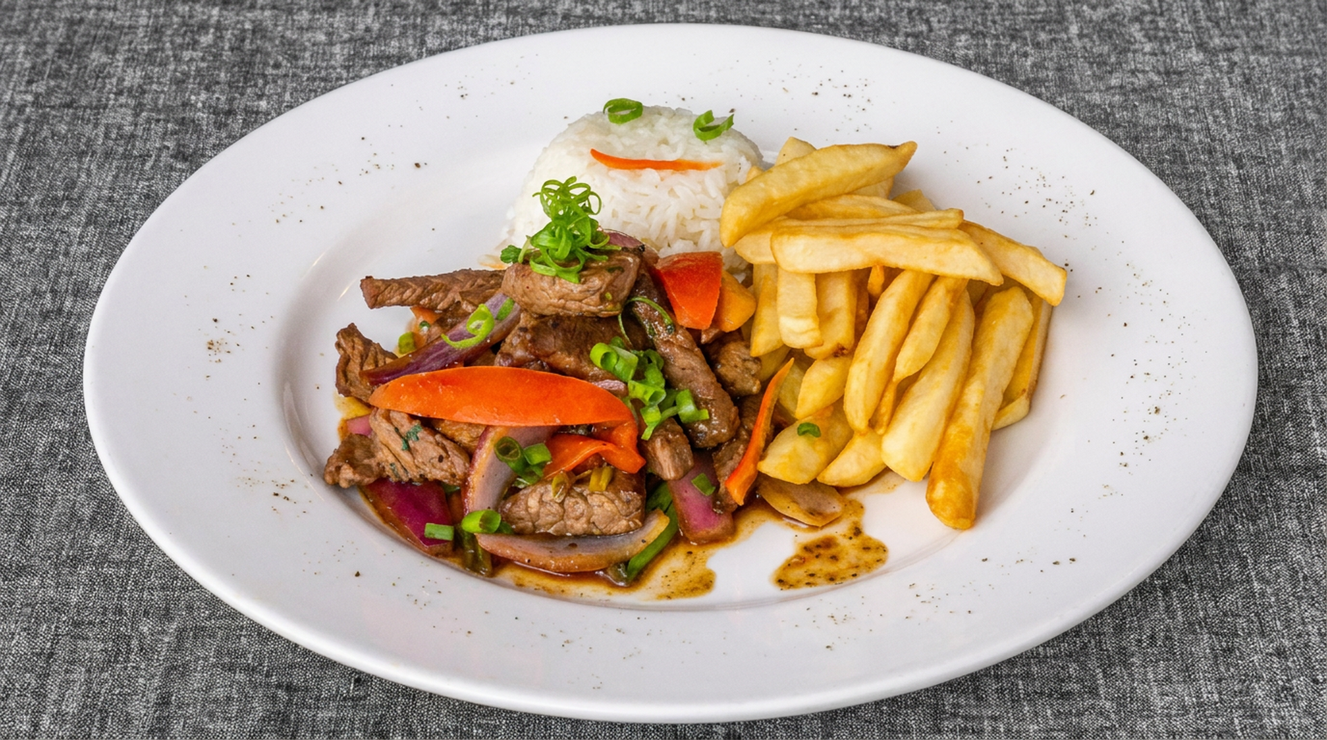Lomo saltado